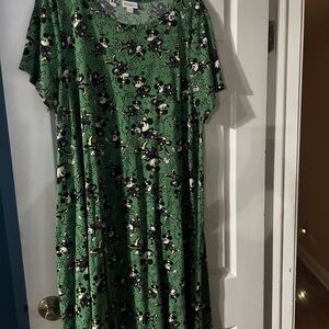 3xl LuLaRoe x Disney Carly. Green with Minnie Mouse.